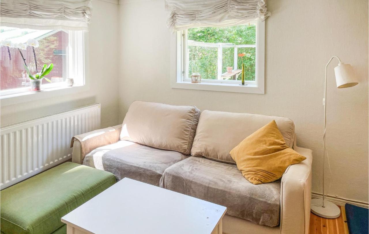 Cozy Home In Oerebro With Wifi Exterior photo