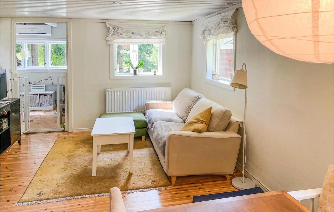 Cozy Home In Oerebro With Wifi Exterior photo